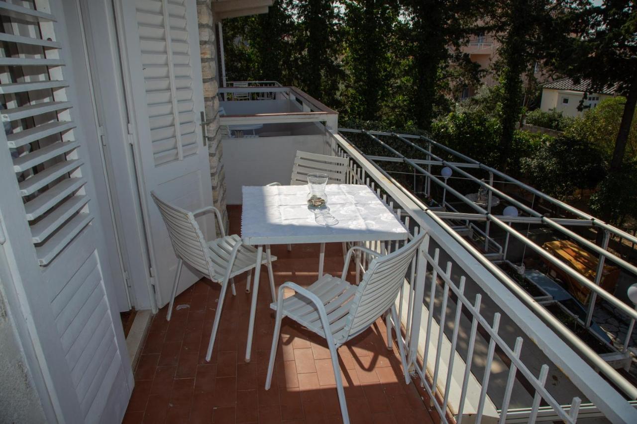 Rooms Magnolia With Pool Novalja Exterior foto